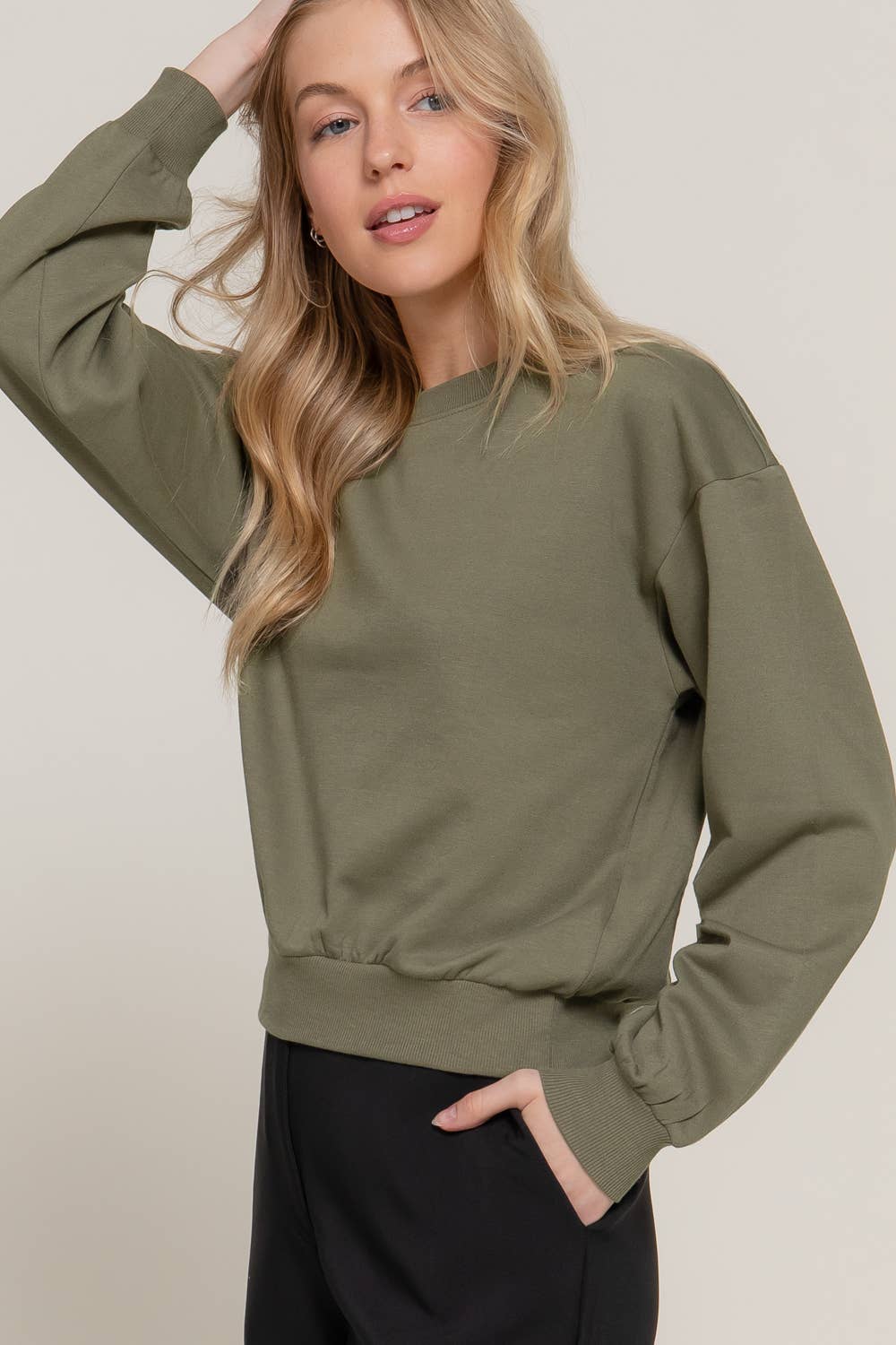 Long Sleeve Round Neck Crop SweatShirt