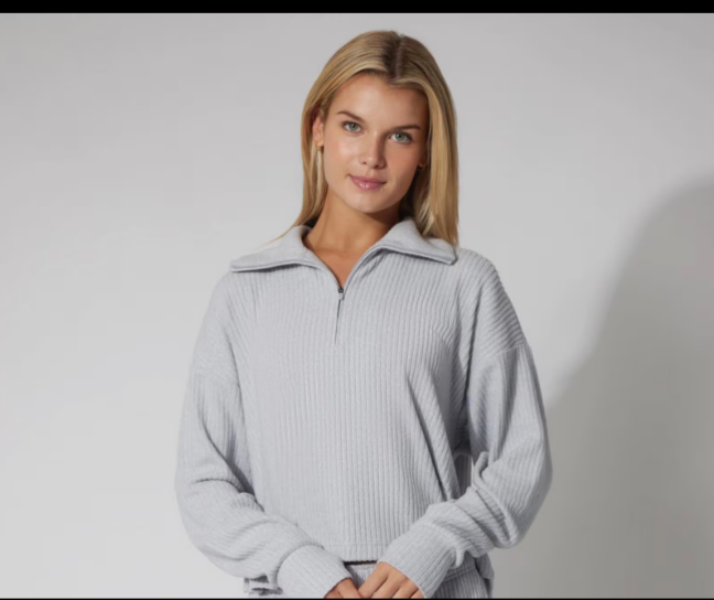 Womens rib knit half zip mock neck pull over