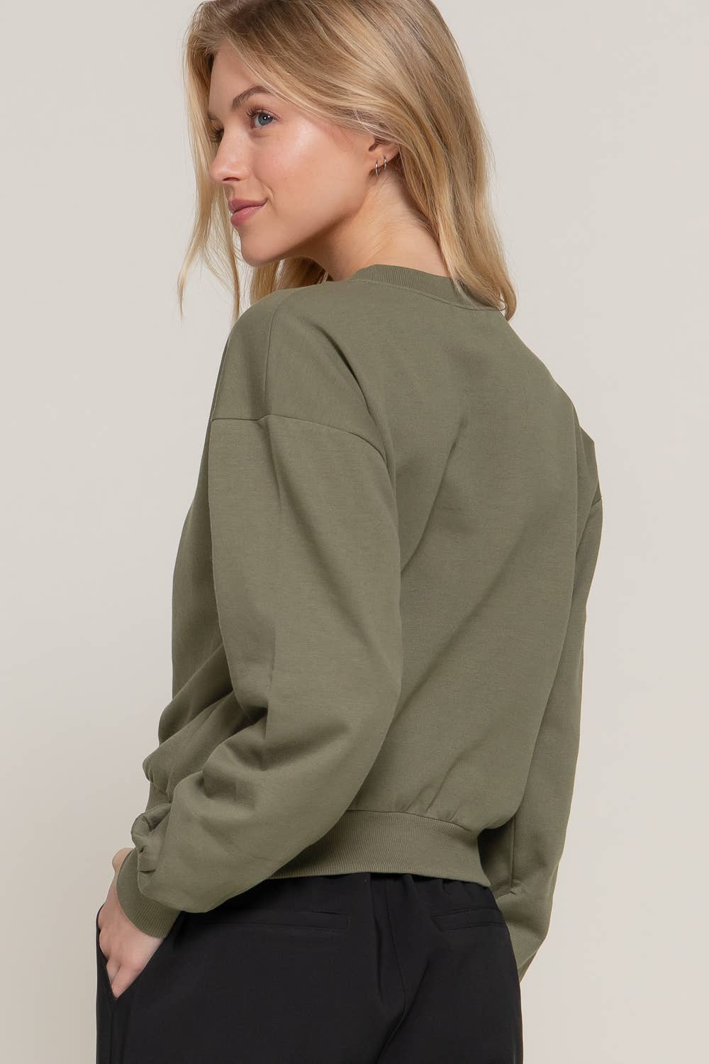 Long Sleeve Round Neck Crop SweatShirt